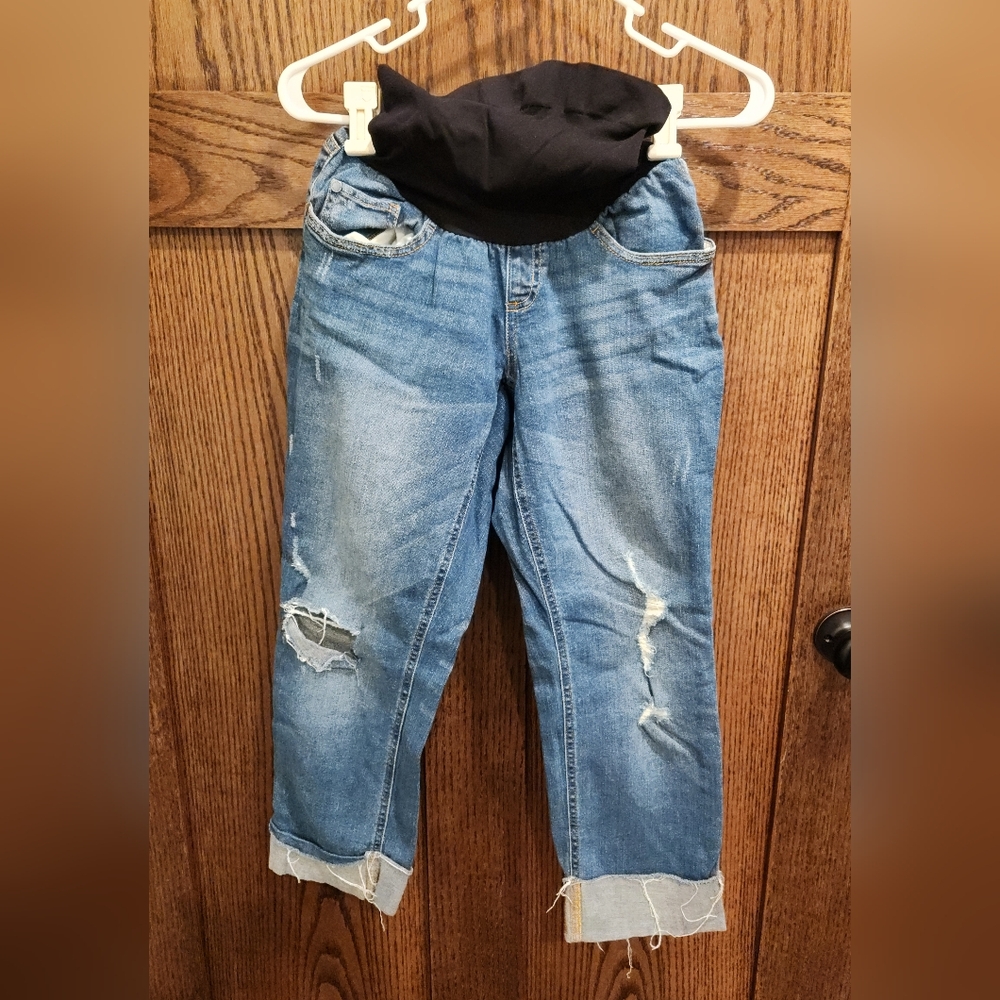 Medium BOUNCRBACK by Motherhood Blue Distressed Capri Postpartum Jeans